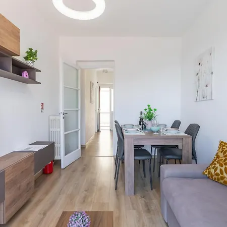 Apartment Guesthost - Funicolare *