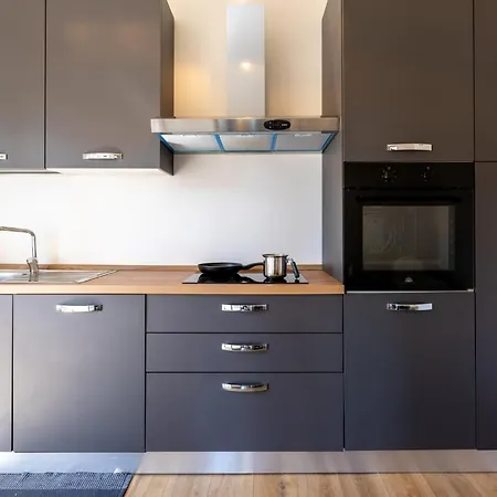 Guesthost - Funicolare Apartment Brunate