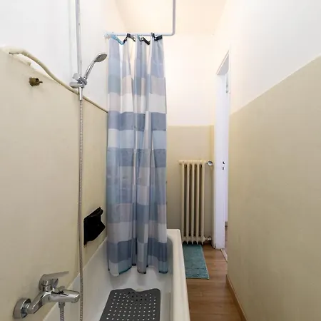 Guesthost - Funicolare Apartment